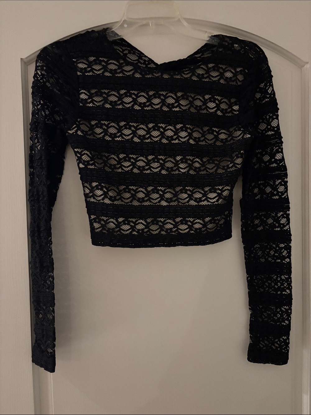 Alice + Olivia Open Back/Black Lace  Long-Sleeve Crop Top